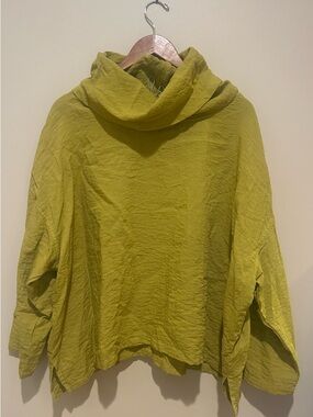 Chartreuse Eleven Stitch Design Cowl Neck Travel Crinkle Size S